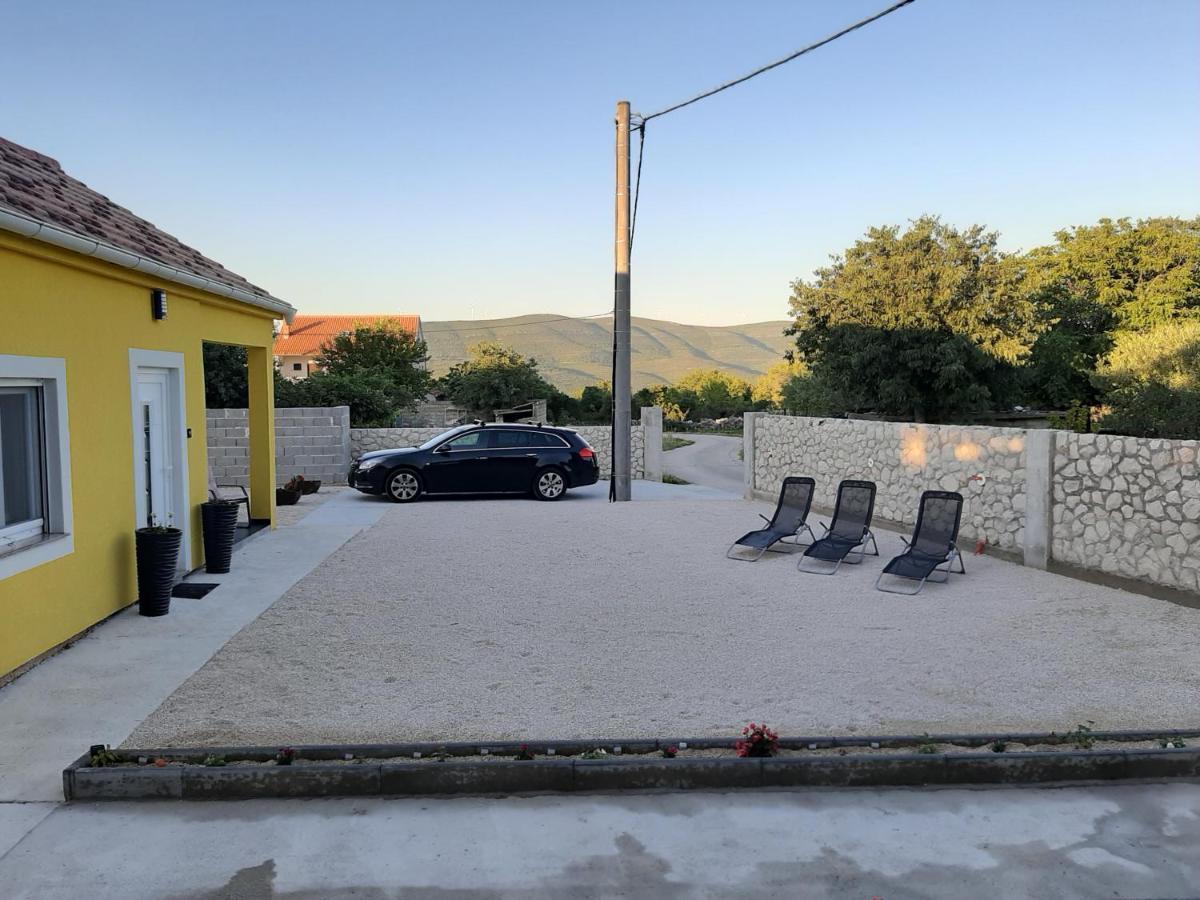 Ferienhaus Karlo Pridraga Kültér fotó