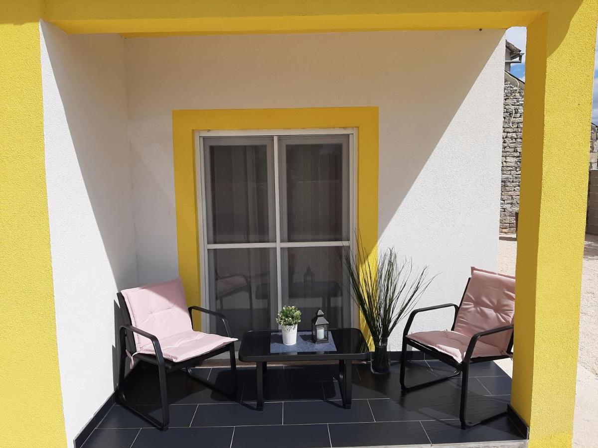 Ferienhaus Karlo Pridraga Kültér fotó