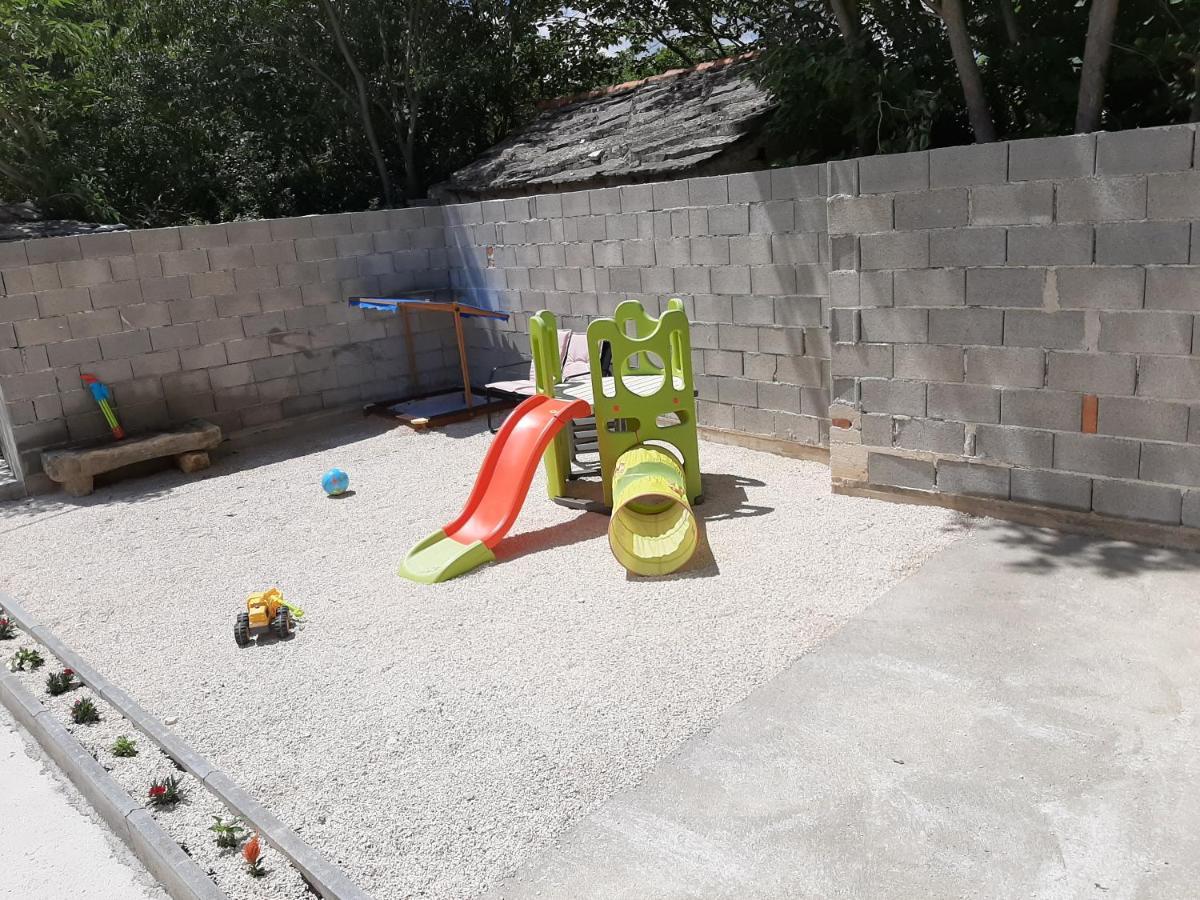 Ferienhaus Karlo Pridraga Kültér fotó