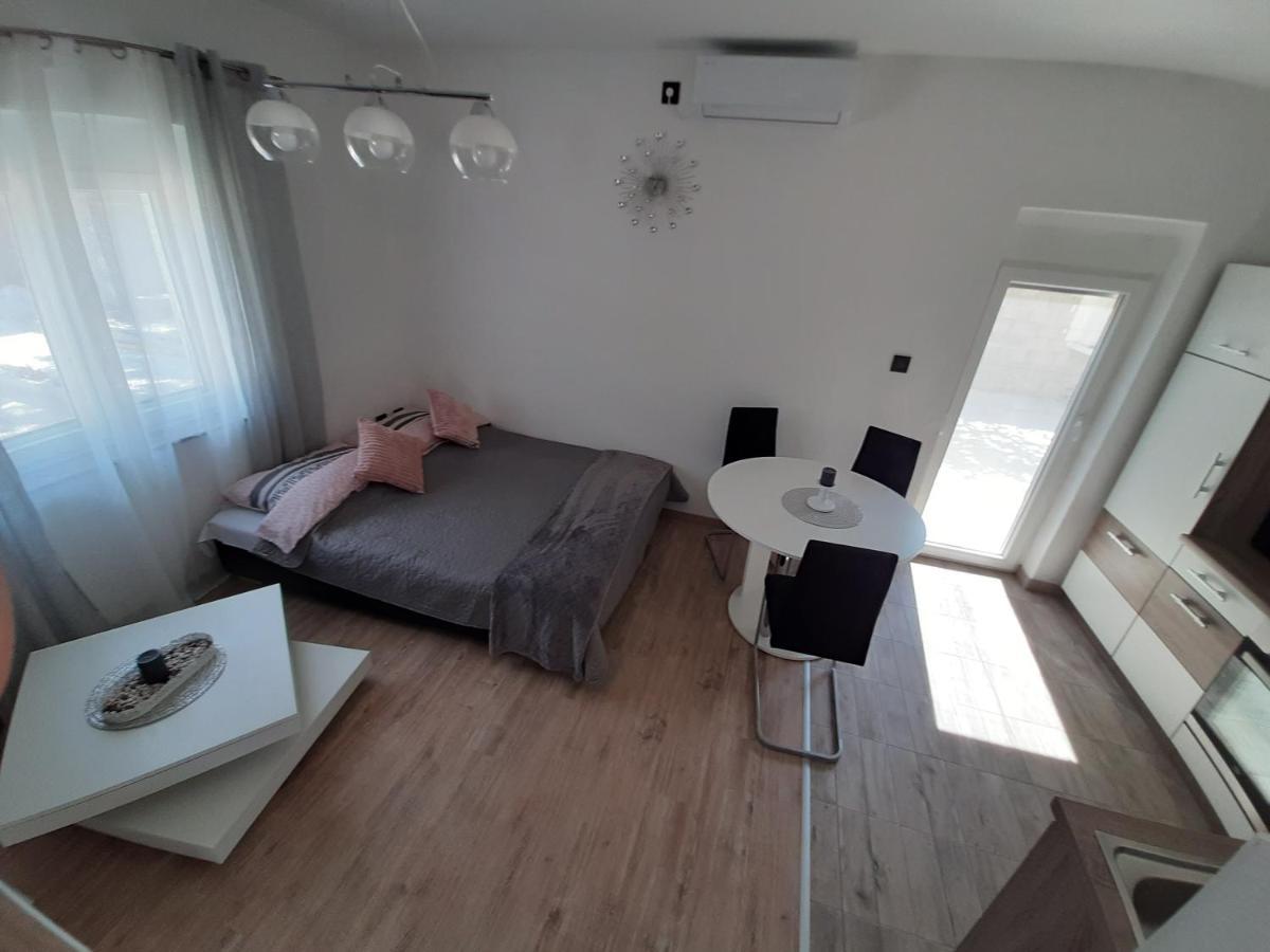 Ferienhaus Karlo Pridraga Kültér fotó