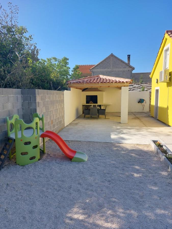Ferienhaus Karlo Pridraga Kültér fotó