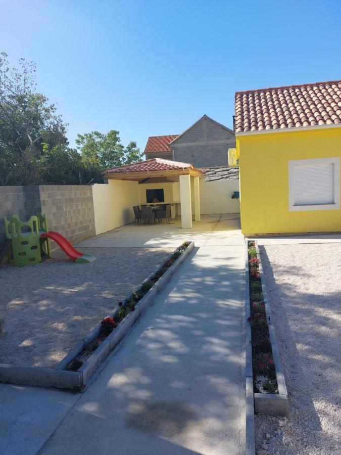Ferienhaus Karlo Pridraga Kültér fotó