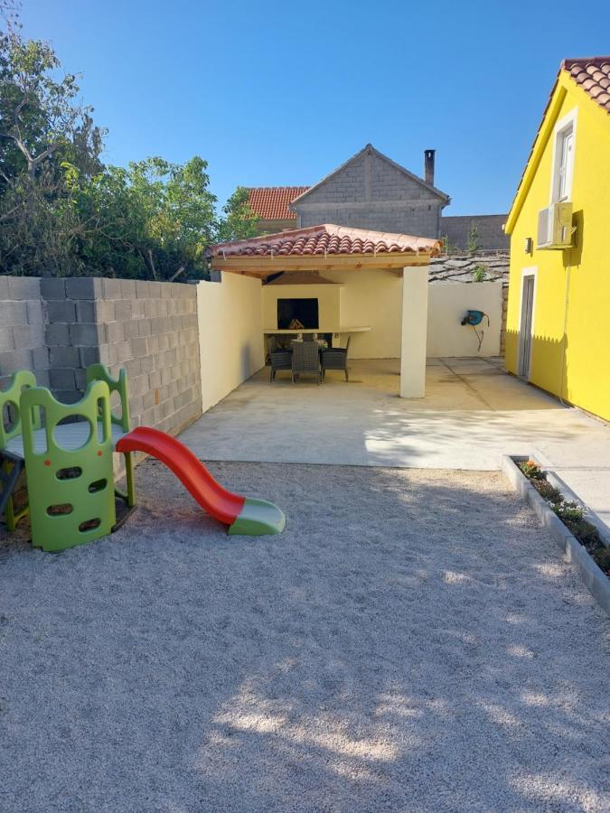 Ferienhaus Karlo Pridraga Kültér fotó